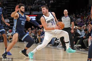 孙颖莎登场 孙颖莎登场